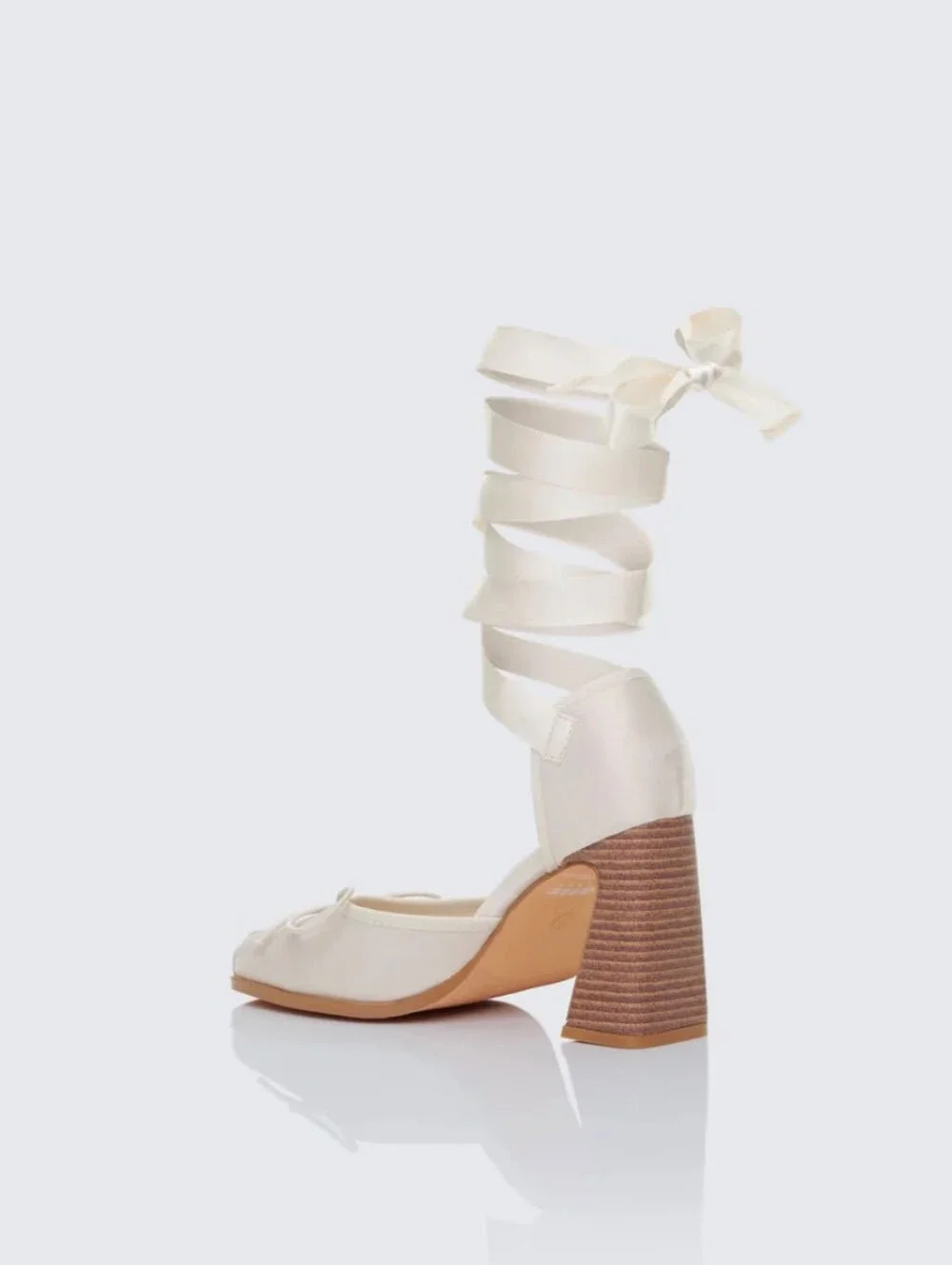 Finesse Salome Ivory Pointe Pump/New Wirh Box/Size 8/MSRP $108.00
